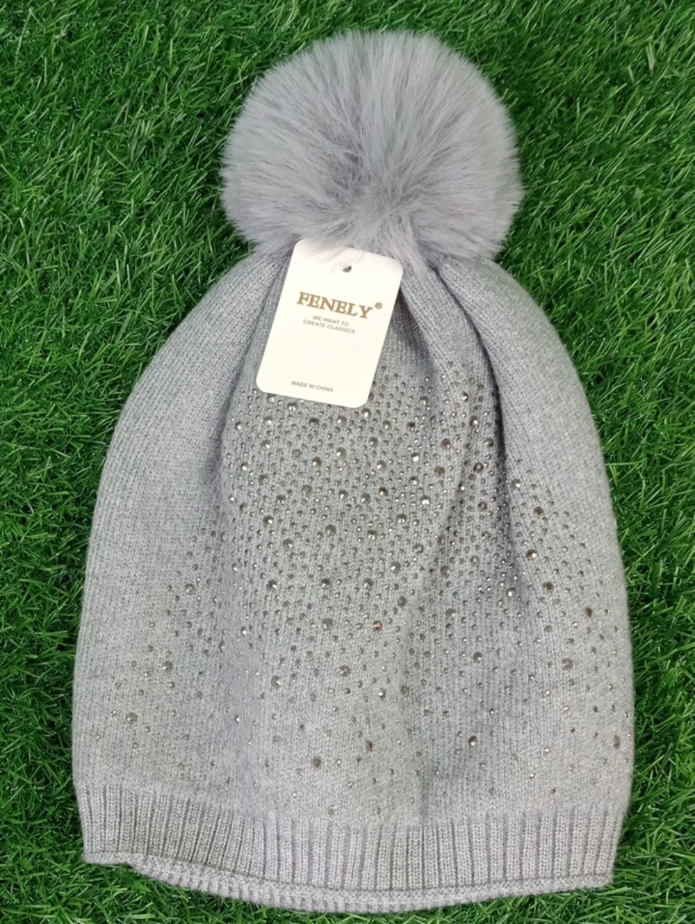 🛍️ Fenely Gray Rhinestone Pom-Pom Beanie